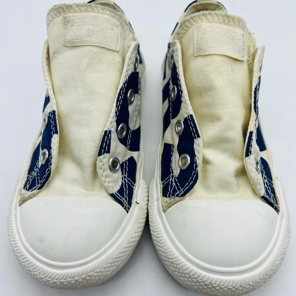 CONVERSE SNEAKERS WHITE WITHCONVERSE  IN LARGE BLUE LETTERS SIZE TODDLER 10